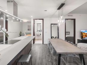 1000 Brickell Plz PH5706, Miami FL 33131