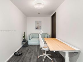 1000 Brickell Plz PH5706, Miami FL 33131