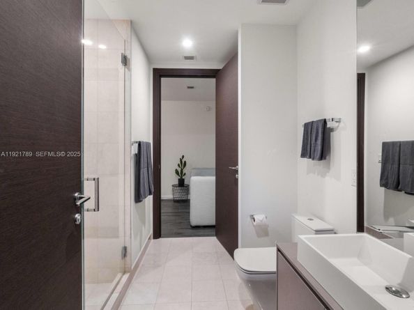 1000 Brickell Plz PH5706, Miami FL 33131