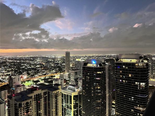 1000 Brickell Plz PH5706, Miami FL 33131
