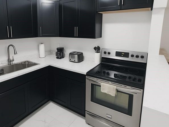 2231 NW 9th Ct, Fort Lauderdale FL 33311