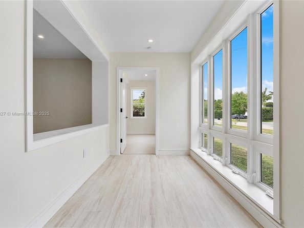 1930 Alamanda Dr, North Miami FL 33181