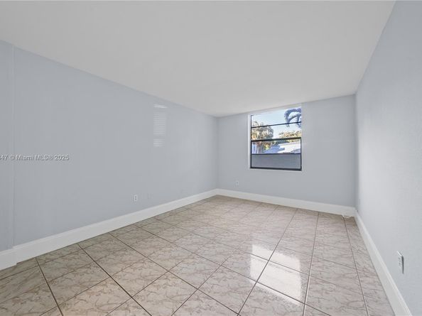 9460 Fontainebleau Blvd 130, Miami FL 33172