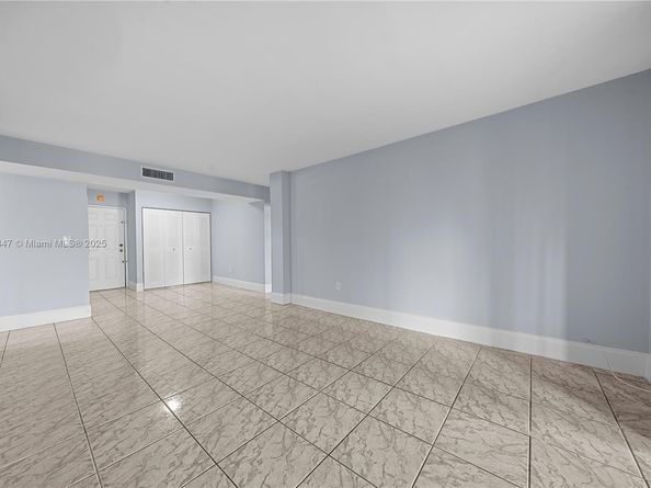 9460 Fontainebleau Blvd 130, Miami FL 33172