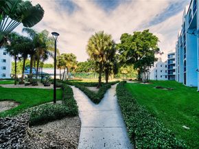 9460 Fontainebleau Blvd 130, Miami FL 33172