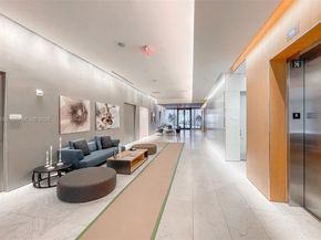 88 SW 7th St 2204, Miami FL 33130