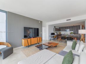 88 SW 7th St 2204, Miami FL 33130