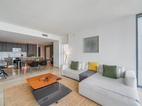 88 SW 7th St 2204, Miami FL 33130