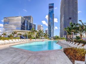 88 SW 7th St 2204, Miami FL 33130