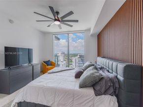 88 SW 7th St 2204, Miami FL 33130