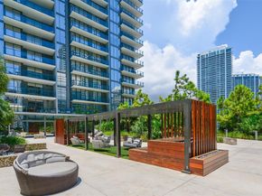 88 SW 7th St 2204, Miami FL 33130