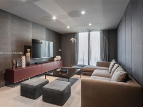 88 SW 7th St 2204, Miami FL 33130