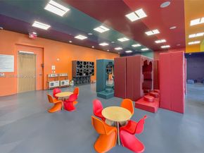 88 SW 7th St 2204, Miami FL 33130