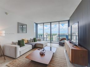 88 SW 7th St 2204, Miami FL 33130