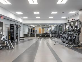 88 SW 7th St 2204, Miami FL 33130