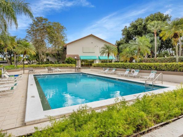 8596 SW 115th Pl, Miami FL 33173