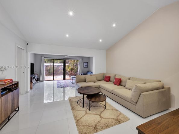 8596 SW 115th Pl, Miami FL 33173