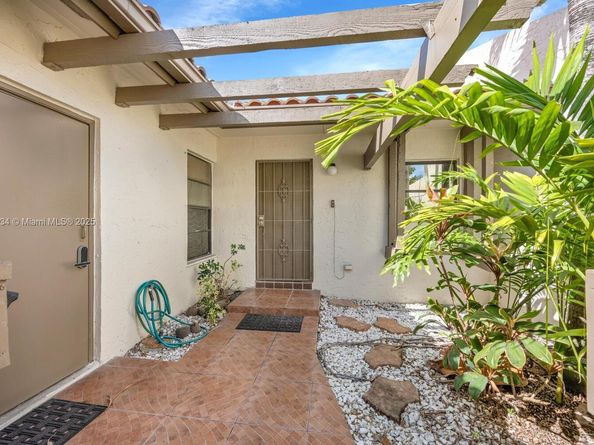 8596 SW 115th Pl, Miami FL 33173