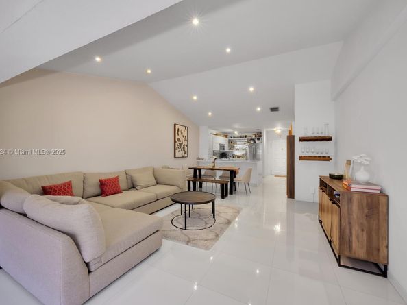 8596 SW 115th Pl, Miami FL 33173