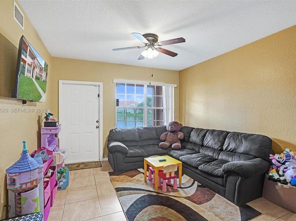 2409 Belmont Ln 2409, North Lauderdale FL 33068