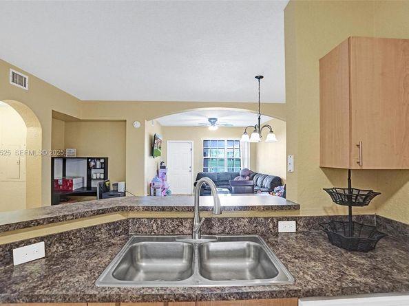 2409 Belmont Ln 2409, North Lauderdale FL 33068