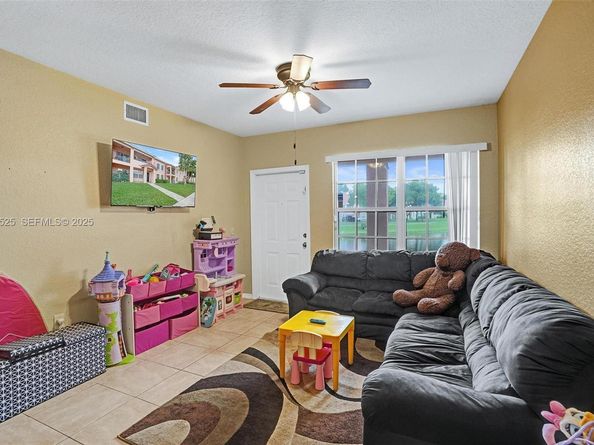 2409 Belmont Ln 2409, North Lauderdale FL 33068