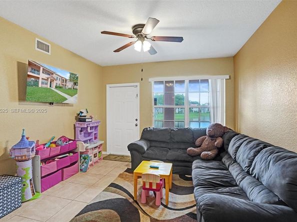 2409 Belmont Ln 2409, North Lauderdale FL 33068