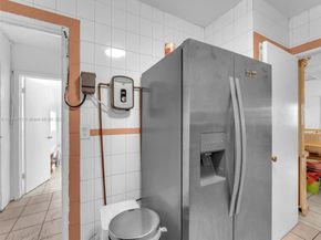 560 NE 77th St, Miami FL 33138