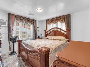 560 NE 77th St, Miami FL 33138