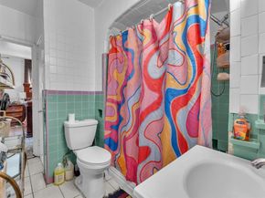 560 NE 77th St, Miami FL 33138