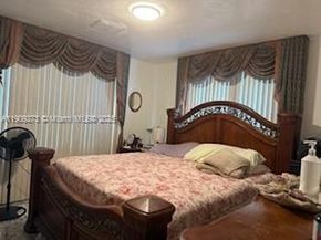 560 NE 77th St, Miami FL 33138