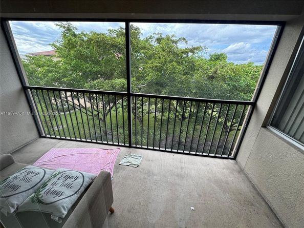 1650 SW 124th Ter 403D, Pembroke Pines FL 33027