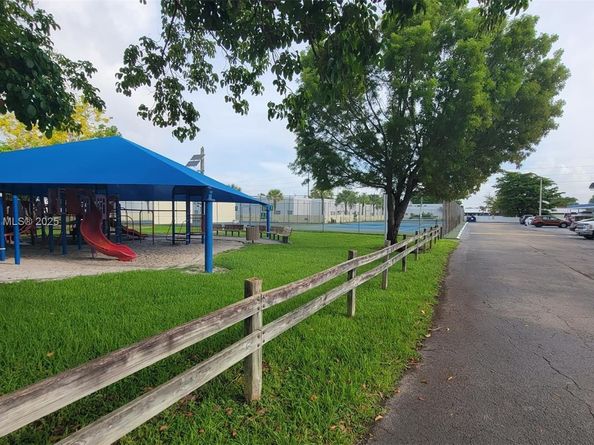 7232 SW 94th Pl E7, Miami FL 33173