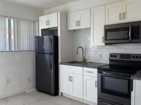 903 80th St, Miami Beach FL 33141