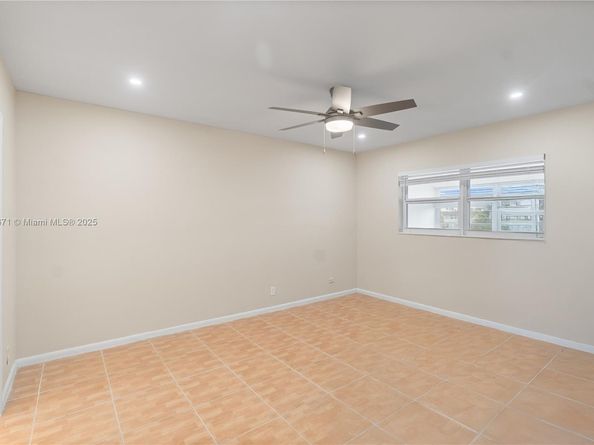 3405 NW 48th Ave 610, Lauderdale Lakes FL 33319