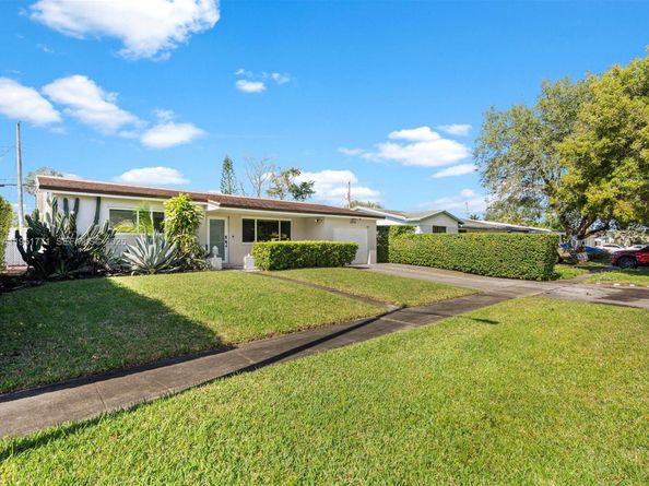 2014 N 31st Ct, Hollywood FL 33021