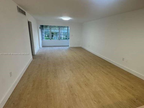 1550 NE 191st St 310, Miami FL 33179