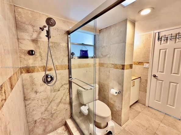 3551 NE 169th St 105, North Miami Beach FL 33160