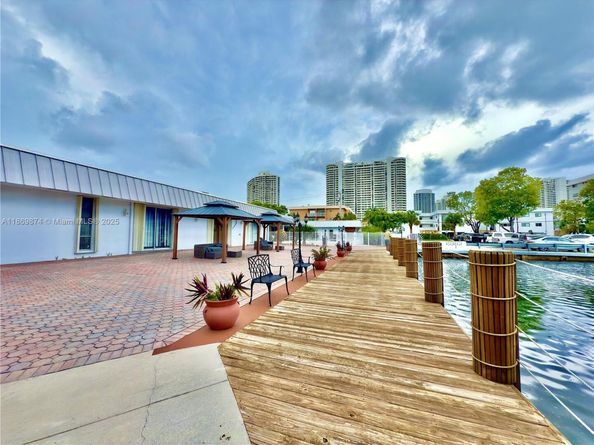 3551 NE 169th St 105, North Miami Beach FL 33160