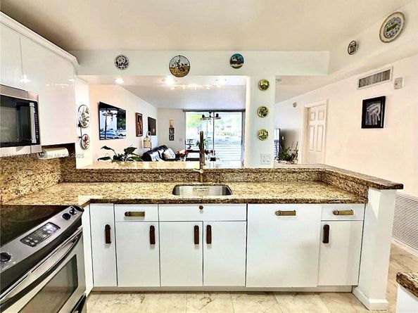 3551 NE 169th St 105, North Miami Beach FL 33160