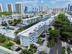 3551 NE 169th St 105, North Miami Beach FL 33160