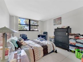 16200 Golf Club Rd 102, Weston FL 33326