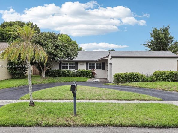 9360 NW 33rd Mnr, Sunrise FL 33351