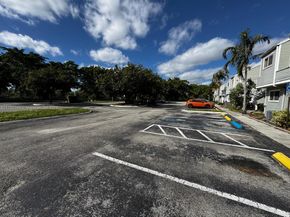 3437 NW 44th St 208, Oakland Park FL 33309