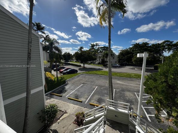 3437 NW 44th St 208, Oakland Park FL 33309