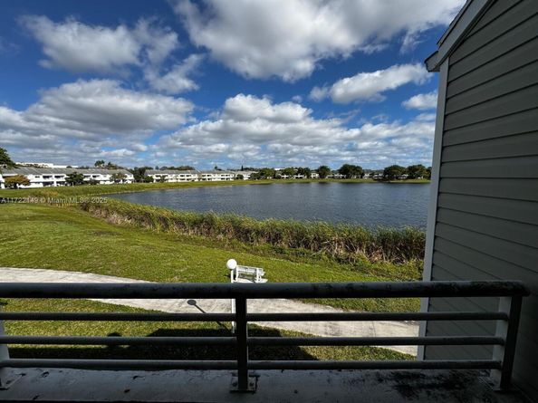 3437 NW 44th St 208, Oakland Park FL 33309