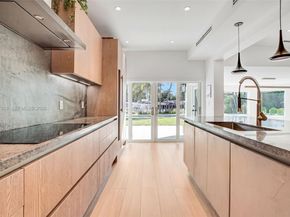 815 NE 76th St, Miami FL 33138
