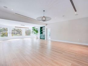 815 NE 76th St, Miami FL 33138