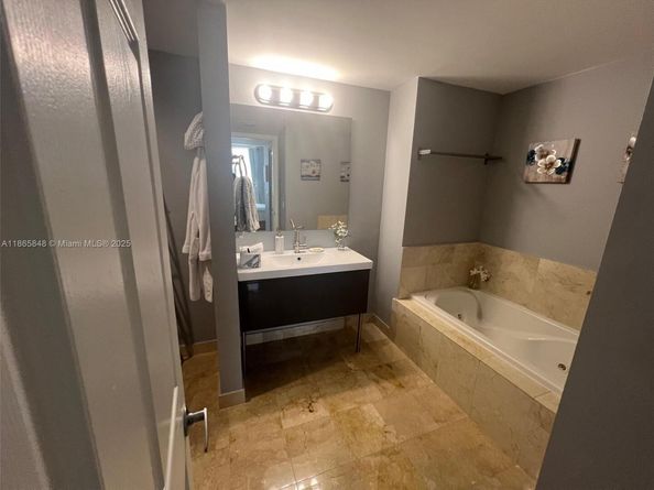 2030 S Douglas Rd 611, Coral Gables FL 33134