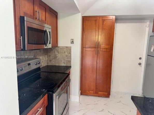 6060 S Falls Cir Dr 308, Lauderhill FL 33319